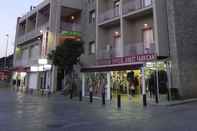 ภายนอกอาคาร Hotel Puerta de España