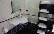 Toilet Kamar 6 A Dream B&B Napoli