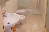Phòng tắm bên trong B&B La Rosa di Orvieto