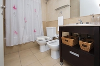 In-room Bathroom Rent Obispo Trejo JW4