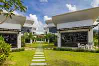 Bangunan La Plage Resort & Beach Club