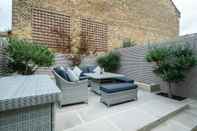 Common Space Immaculate Designer Home in Wandsworth