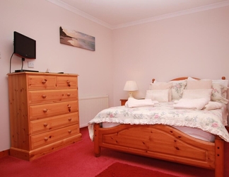 Bedroom 2 Shiantview Cottage