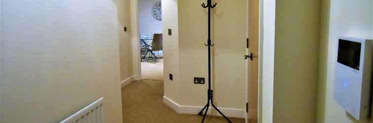 Lobby Alder House Serviced Apartment by Ferndale