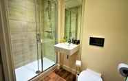 In-room Bathroom 4 Alder House Serviced Apartment by Ferndale