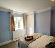 Bedroom 3 STABLE HOUSE - Near Windsor Castle