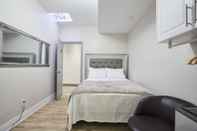 Bedroom Toronto Rooms and Suites