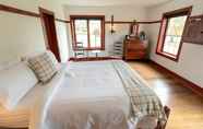 Bedroom 3 Shaker Village of Pleasant Hill