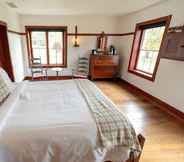 Bedroom 3 Shaker Village of Pleasant Hill