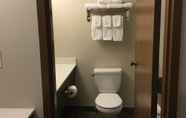 In-room Bathroom 7 Super 8 by Wyndham Spruce Grove