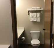 In-room Bathroom 7 Super 8 by Wyndham Spruce Grove