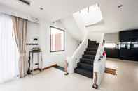 Lobi Penthouse Savoye