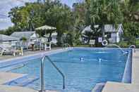 Swimming Pool Lake Ida Beach Resort