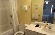 Toilet Kamar 3 Seahorse Landing