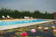 Swimming Pool La Roulotte de la Vallée du Lot