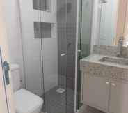 Phòng tắm bên trong 7 MGui 307 - Apartamento Centro de Bombinhas
