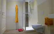 In-room Bathroom 3 Lindenhof-Dangast