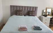 Bedroom 4 2 Bed Apartment in Basingstoke