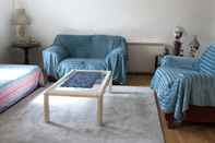 Common Space 2 Bed Apartment in Basingstoke