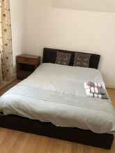 Bedroom 4 2 Bed Apartment in Basingstoke