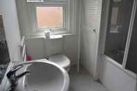 In-room Bathroom 2 Bed Apartment in Basingstoke