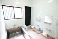 ห้องน้ำภายในห้อง Minshuku Kantaro
