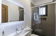 In-room Bathroom 5 BelAir