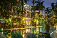 Swimming Pool The Coconut House Villa