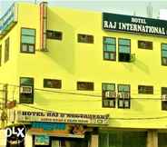 Bên ngoài 5 Hotel Raj International DX