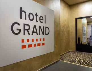 Lobi 2 Hotel GRAND