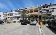 Exterior 3 Apartments Lora