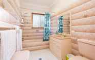 Toilet Kamar 5 South Coast Getaway House Sleeping 8 Guests