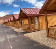 Exterior 2 Red Canyon Cabins