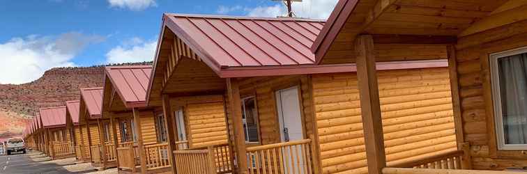 Exterior Red Canyon Cabins