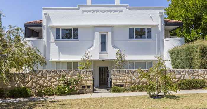 Bangunan Cottesloe Beach Deluxe Apartment