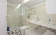 In-room Bathroom 6 Liiiving In Porto-Historic Sunny Terrace