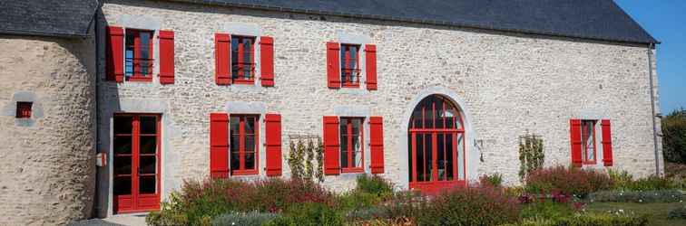 Bên ngoài Au Manoir des Loges