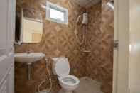 In-room Bathroom A.E. Richy Home