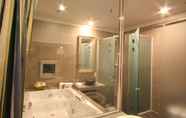 Toilet Kamar 7 Hotel Wiz