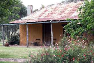 Bangunan 4 Lone Pine Farmhouse