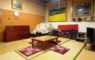Lobby 7 Guesthouse Tomoshibi - Hostel