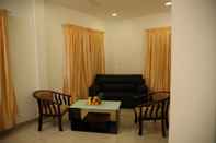 Ruang untuk Umum Sunstar Residency & Food Plaza Pala
