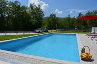 Swimming Pool Holiday House 4M