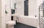 In-room Bathroom 4 Roomspace Apartments -Capitol Square