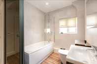 Phòng tắm bên trong Roomspace Apartments -Friar House