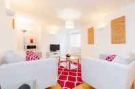 พื้นที่สาธารณะ Roomspace Apartments -Kew Bridge Court