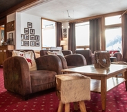 Bar, Cafe and Lounge 2 Relais Alpin