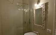 In-room Bathroom 6 Comera