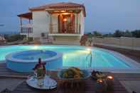 Swimming Pool Driopes Villas