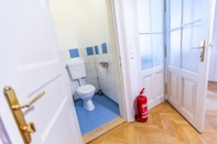 In-room Bathroom Vienna Opera Appartment - free PARKING